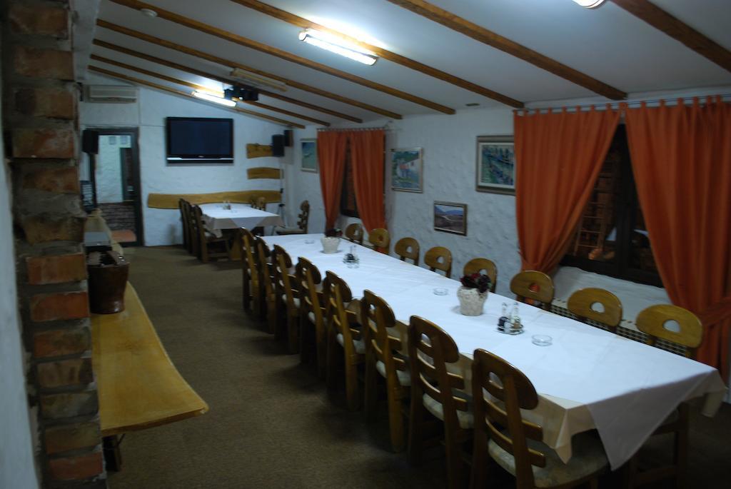 Motel Kiwi Grude Luaran gambar